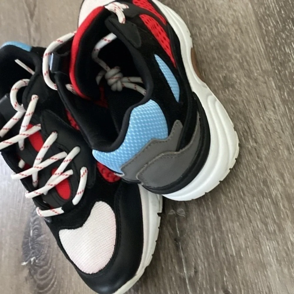 Marc Fisher Sneakers